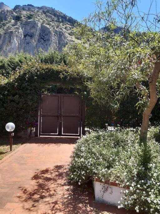 Da Nonna Cettina Appartamento In Villa Con Piscina ปาแลร์โม ภายนอก รูปภาพ
