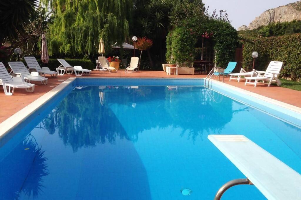Da Nonna Cettina Appartamento In Villa Con Piscina ปาแลร์โม ภายนอก รูปภาพ