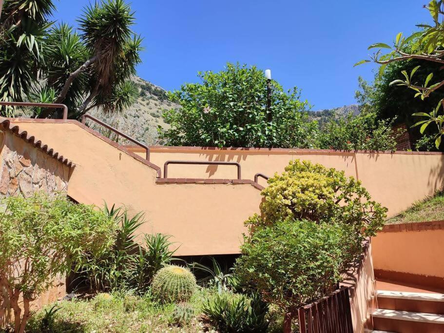Da Nonna Cettina Appartamento In Villa Con Piscina ปาแลร์โม ภายนอก รูปภาพ